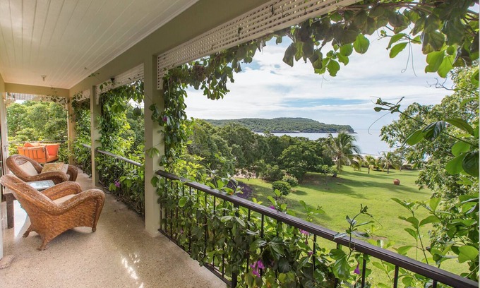 Treasure Beach Villa | Private Beachfront garden villa with Pickleball court - Coquina