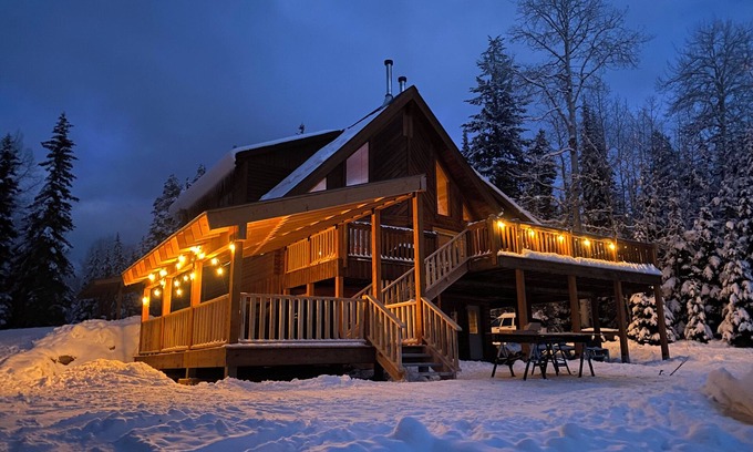 Central Okanagan House | Private cabin in the woods with hot tub