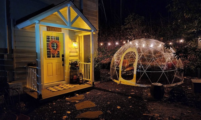 Forest Grove Cottage | Private Cottage for two! Only 5 minutes drive from Peddlers Village!