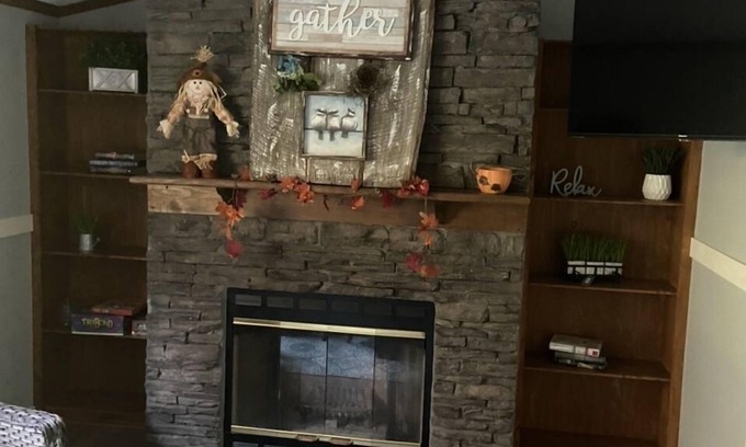 Stambaugh Cottage | Private Cottage Near The Lake with 3 bedrooms, 2 baths, and a gameroom!