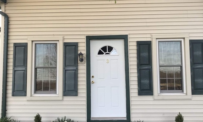 Dillsburg House | Private Cottage on horse farm easy access Gettysburg, Hershey, York Harrisburg