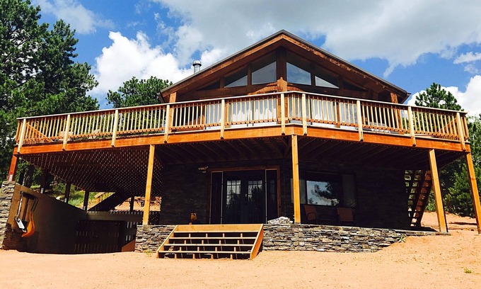 Cripple Creek House | Private Cozy Cabin, Mountain Peak Views & Theater Room!