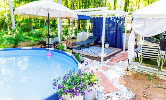 Athens Bed & Breakfast | Private & Cozy whole basement suite in peaceful Athens with AC, WiFi, and pool