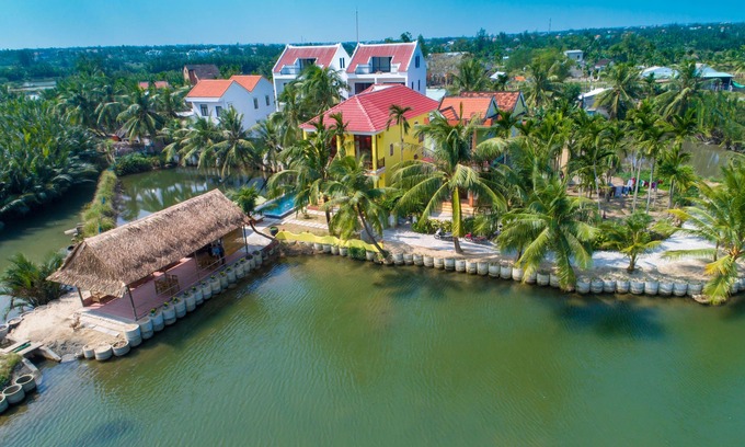 Cam Thanh Villa | Private Deluxe Double Room with 3 bedrooms at Lakeview Villa in Hoi An