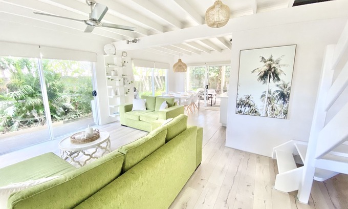 Noosaville House | Private Duplex near the River & Gympie Tce