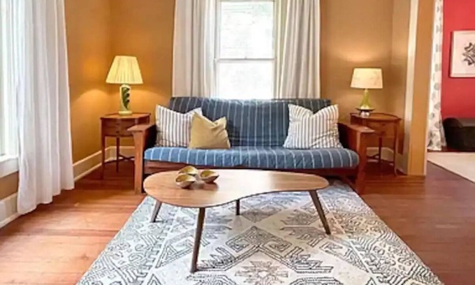 Beloit Apartment | Private Entire Apartment near Beloit College