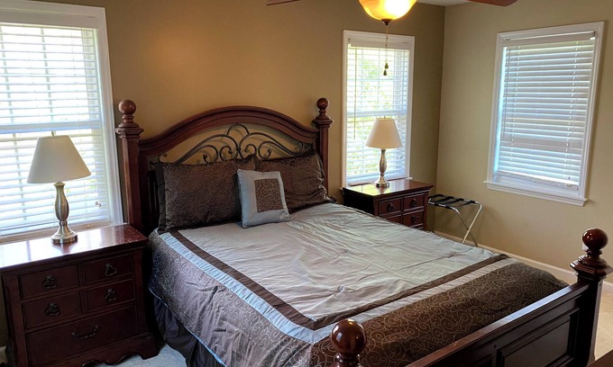 Elon House | Private Entrance, Patio, Driveway - 2 bed In-Law Suite near Elon University