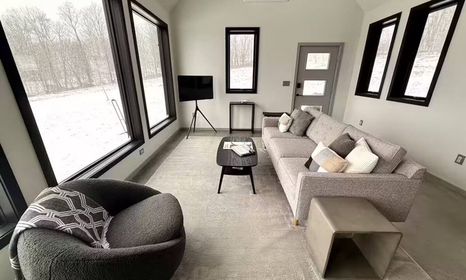Jeffersonville House | Private Escape, Stunning Views in Jeffersonville