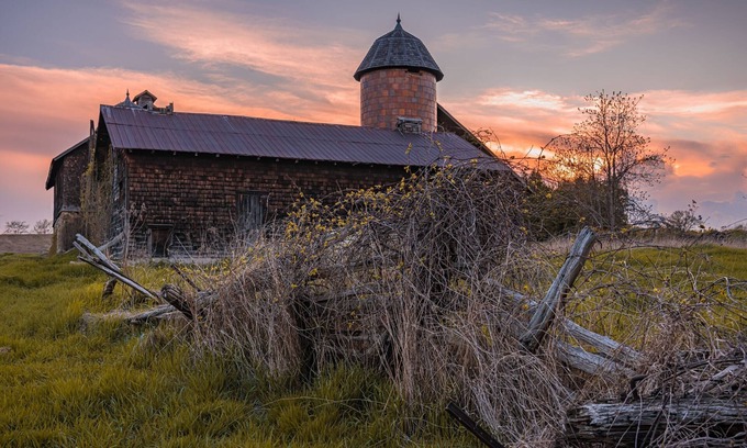 Innisfil Other | Private farmhouse w/claw foot tubs, firepit and walking trails