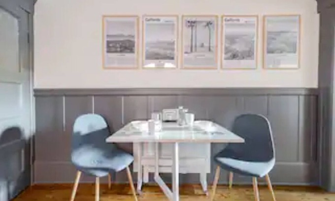 South of Market Apartment | Private Flat, Sleeps 6, SOMA location with Private Entry, Kitchen, Bath, Living