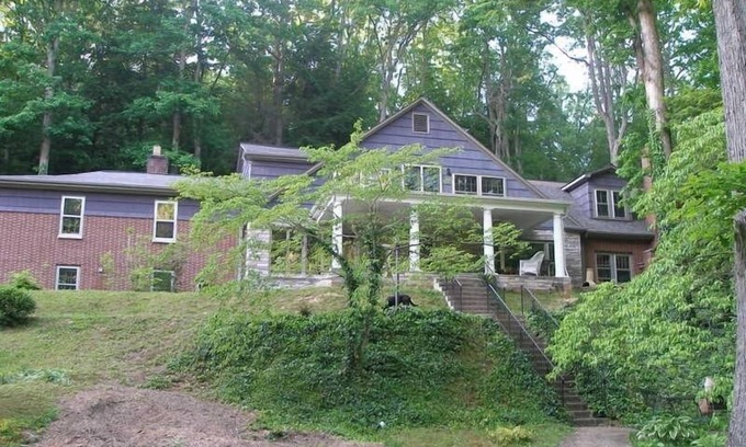 Pineville House | Private Getaway Connected to State Park and Golf Course!