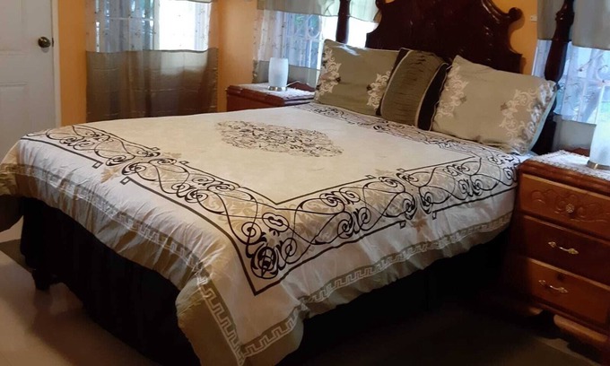 Ocho Rios House | Private getaway house walking distance to beaches and restaurants. Apt#1.
