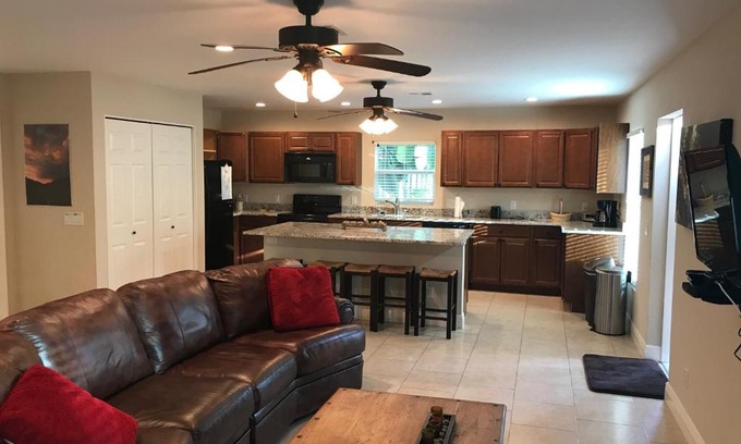 Oakes Estates House | Private Guest House on Acreage