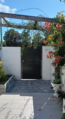 Bundall Bed & Breakfast | private guest suite at sorrento