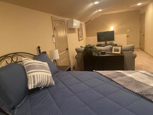 Edgewood House | Private Guest Suite in Sandia Park