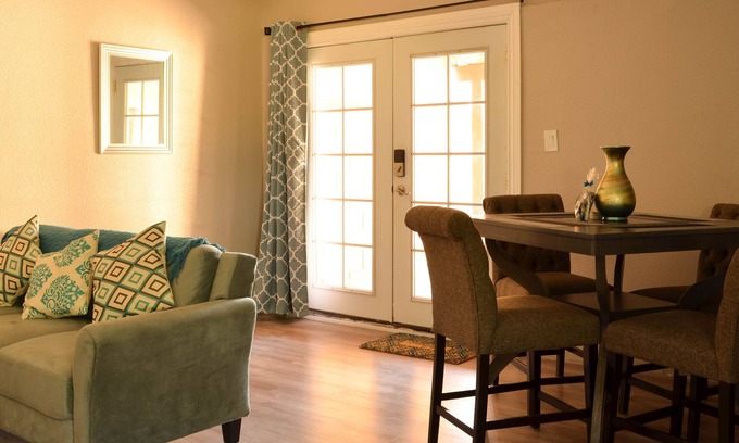 West Whittier-Los Nietos House | Private guesthouse central to LA & OC