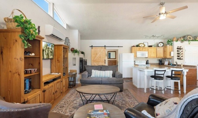 Wickenburg Apartment | Private Guesthouse w/ Pool in Historic Wickenburg!