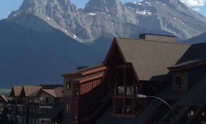 Teepee Town House | Private High-End Canmore Condo