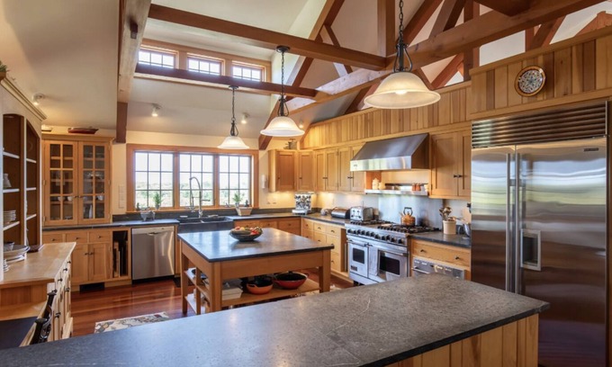 Chilmark House | Private Home in Gated Community with Private Beach!
