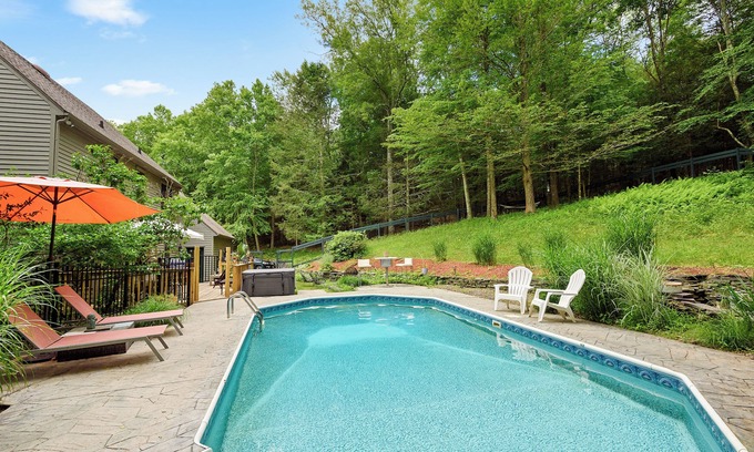 Montgomery House | Private Home with Pool & Jacuzzi in the Hudson Valley