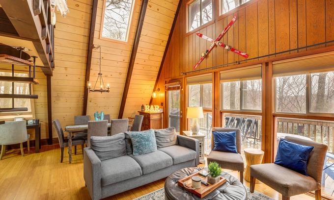 Charter Hills Cabin | Private Hot Tub: Cabin 1 Mi to Beech Mountain!