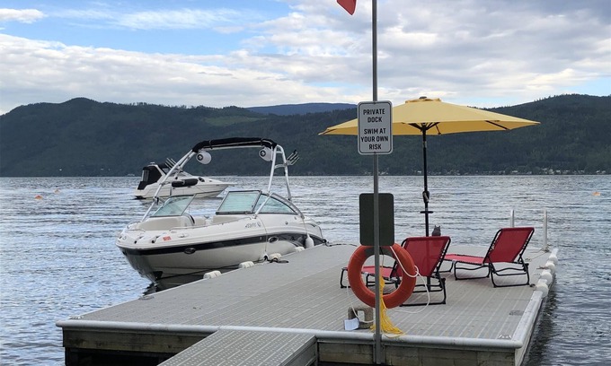 Celista Cabin | Private Lake house, huge lot Dock, own Buoy. Kid Friendly.