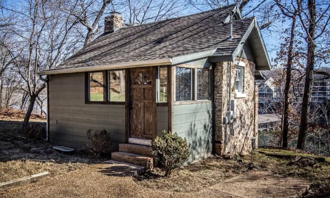 Osage Beach Cabin | Private Lakefront Cabin in State Park w/Dock