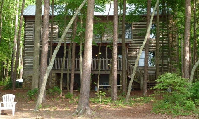 Roxboro House | Private Lakefront Log Cabin