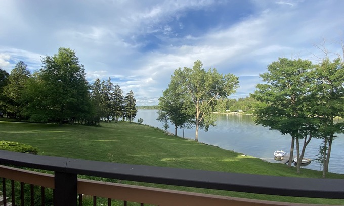 Mapleton House | Private Lakehouse/Cottage on Conestogo Lake