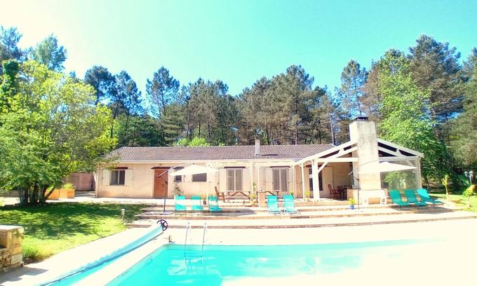 La Douze Villa | Private luxury villa with private pool in the nature of the Dordogne in Ladouzen