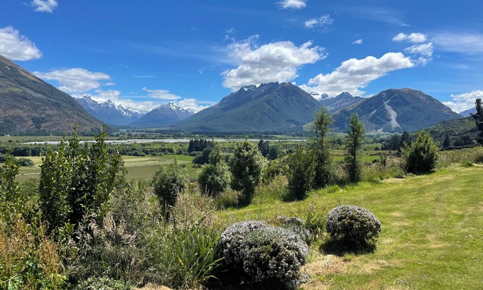 Glenorchy House | Private modern retreat with spectacular views