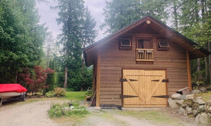 Mount Currie Cabin | Private Mountain Detached Loft.