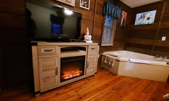 Fancy Gap Cabin | Private Mountain Nook w/Jacuzzi - Cabin 6