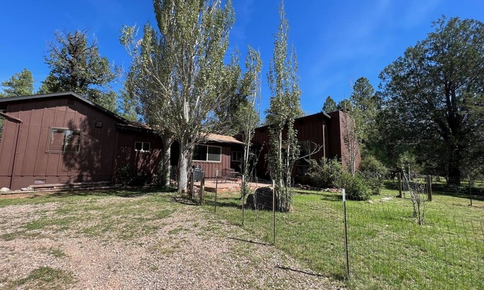Payson Cabin | Private Mountain Retreat with room to roam! Horses welcome!