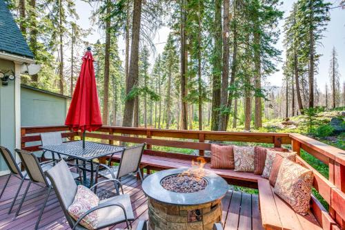 Tahoe Paradise House | Private Mountain Retreat 8 Mi to Lake Tahoe!