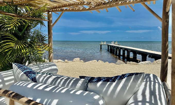 Islamorada House | Private Oceanfront: Heated Pool, Paddleboards & Kayaks - 180 degree ocean views