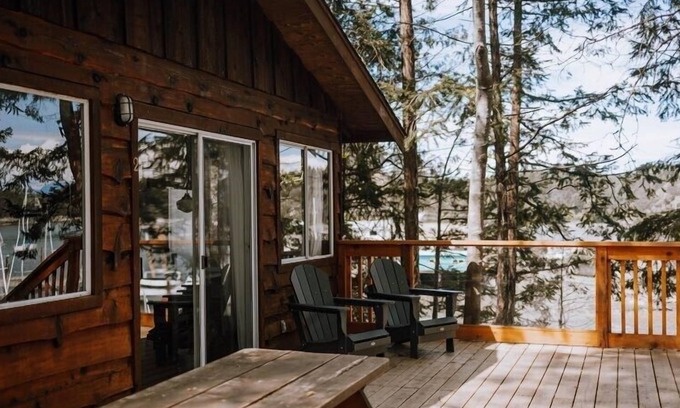 Regional District of Nanaimo Cabin | Private one-bedroom cottage with an ocean view