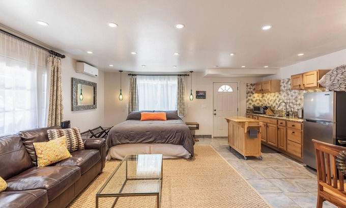 Paia Apartment | Private Paia Studio in a Tropical Sanctuary, a short walk to Paia town & beach.