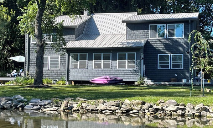 Boiling Springs House | Private & Peaceful Creekfront Nature Retreat w/Kayaks, Firepit, Wildlife