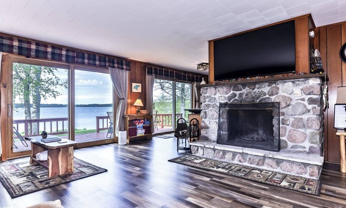 St Germain House | Private, Pet Friendly Vacation Home on Lost Lake