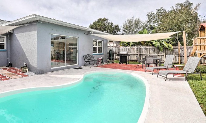 Largo House | Private Pool and Patio Sun-Kissed Largo Escape!