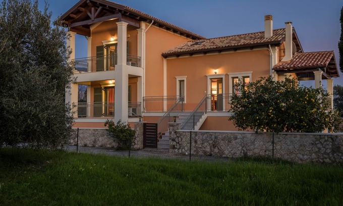 Lakithra Villa | Private pool and sea view