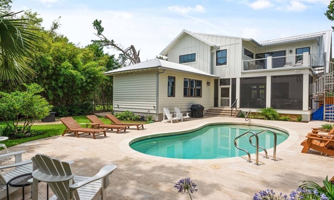 Saint Simons Heights House | Private Pool | East Beach Cottage | Walk to Beach