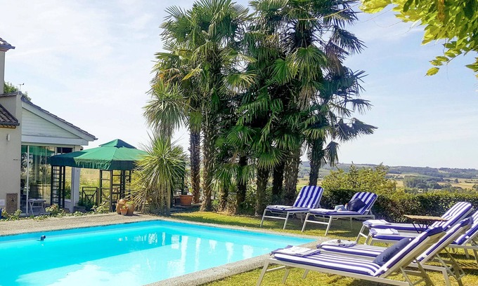 Duras Villa | Private pool, great views, AC, walk into town, weekly market, shops, restaurants