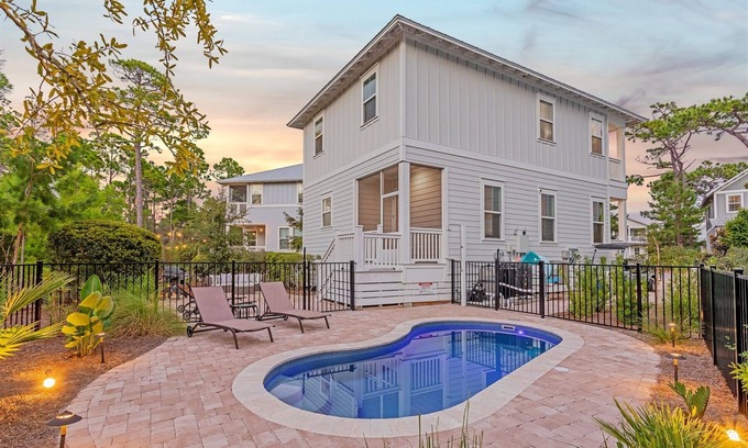 Santa Rosa Beach House | Private Pool + LSV! In the Ultra-Desirable Highland Parks of Blue Mountain