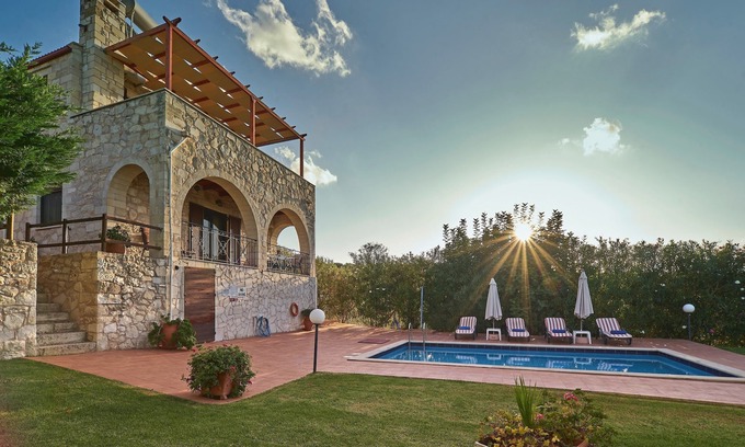 Xirokampi Villa | Private pool ★ Stone villa ★ Sea View