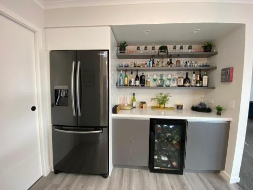 Richmond House | PRIVATE QUIET and MODERN HOME