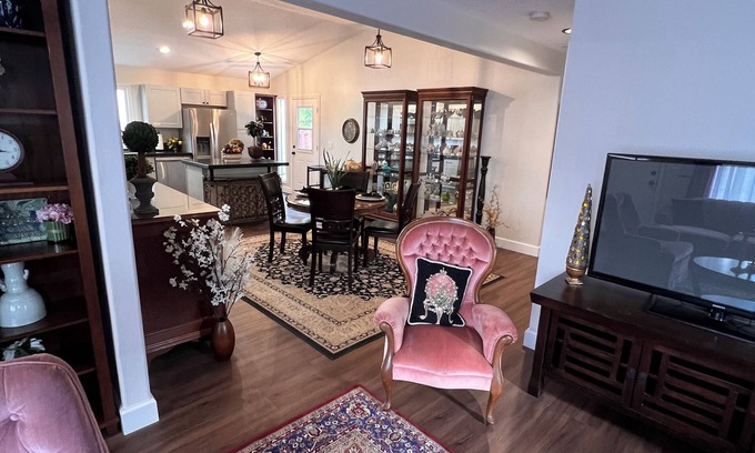 Canby House | Private Residence Near Downtown & Amenities