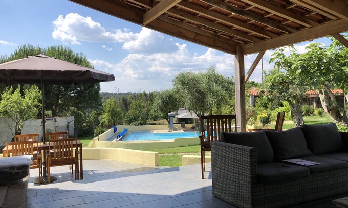 Pinheiro de Coja House | Private resort in natural setting - with bar, pool and large garden