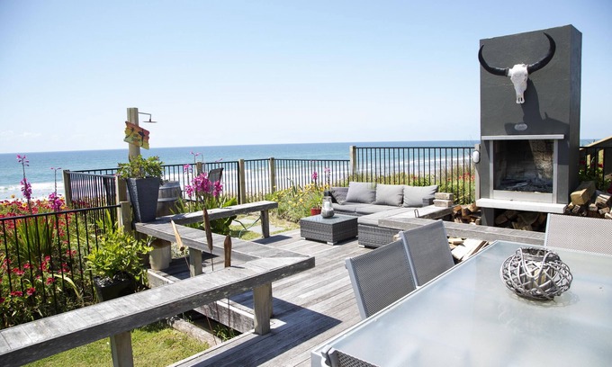 Pukehina House | Private Resort Style accommodation at Pukehina! Linen included